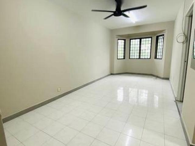 Apartment for sale in Petaling, Damansara Damai