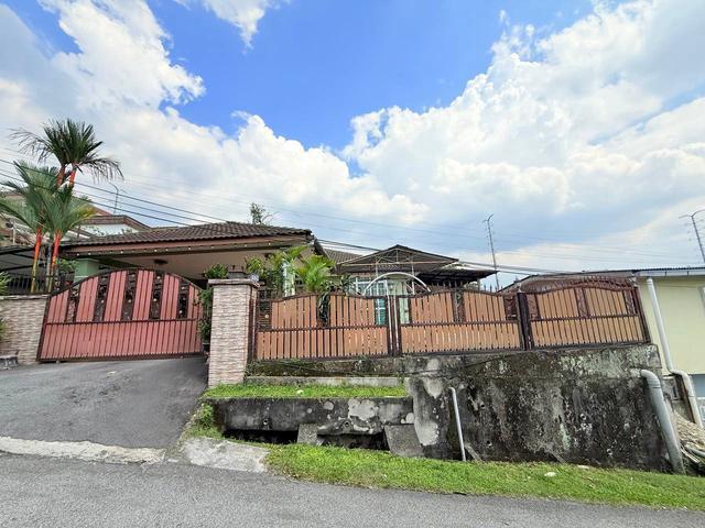 Bungalow for sale in Langat, Selangor