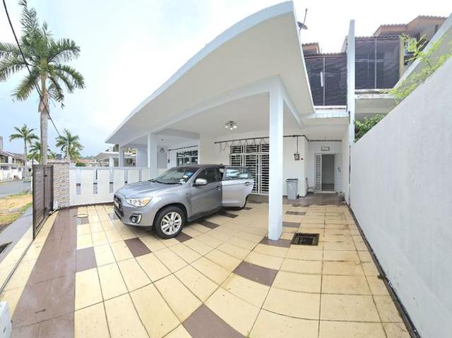 Terraced House for sale in Malaka