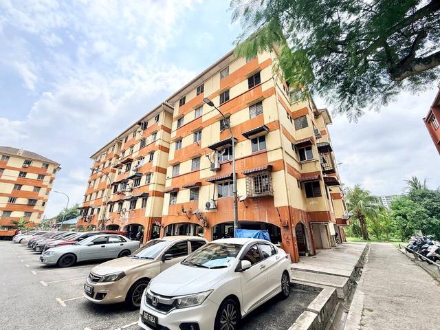 Flat for sale in Shah Alam, Petaling