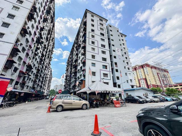 Apartment for sale in Petaling, Damansara Damai