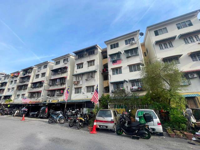 Flat for sale in Petaling, Damansara Damai