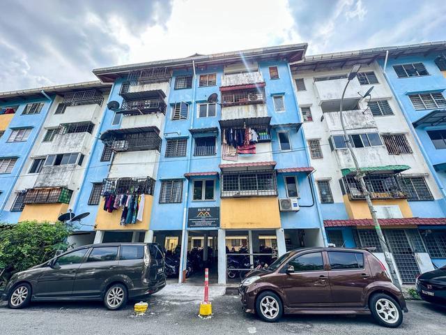 Flat for sale in Petaling, Alam Impian
