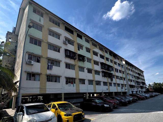Flat for sale in Petaling, Alam Impian