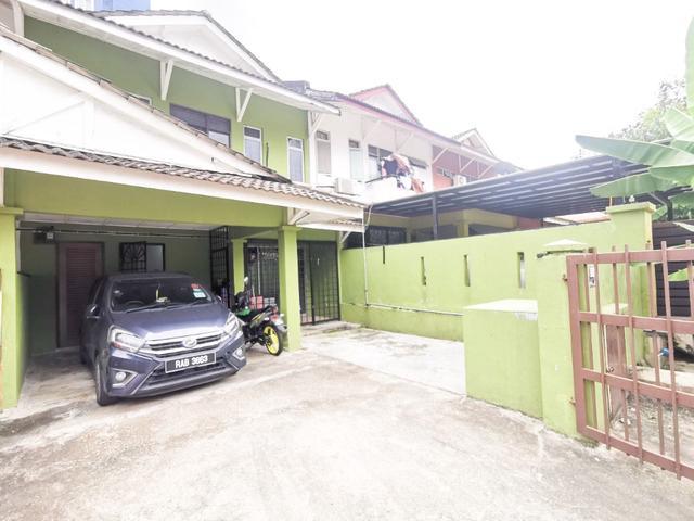 Terraced House for sale in Pantai