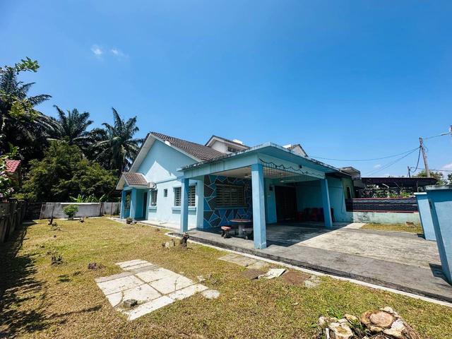 Residential House for sale in Tanjong Sepat, Selangor