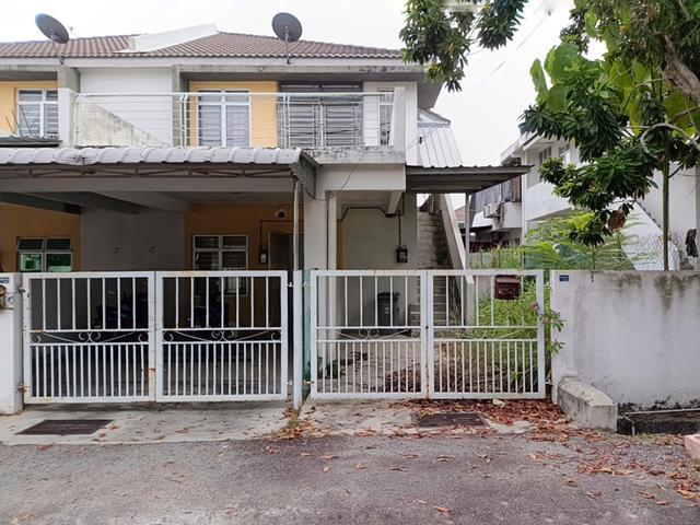 Townhouse for sale in Malaka