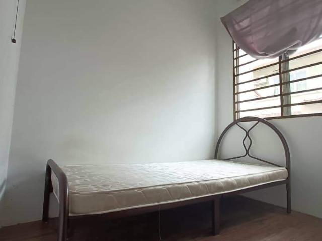 Room for rent in Petaling, Alam Impian
