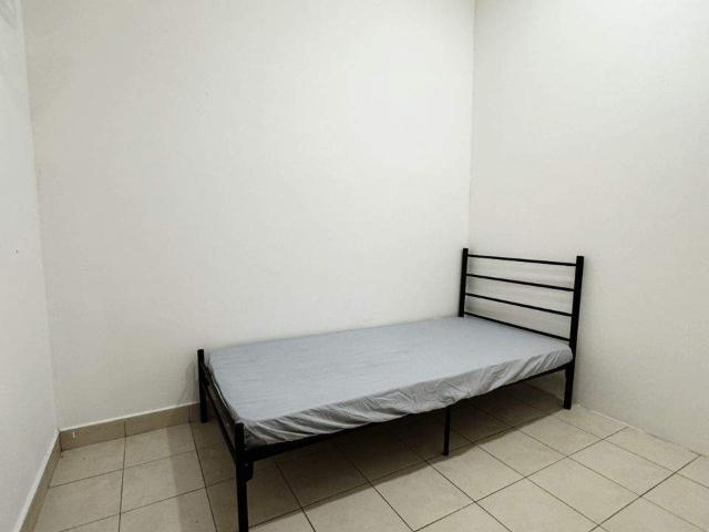 Room for rent in Petaling, Alam Impian