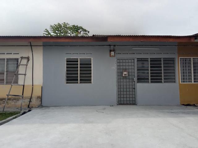Terraced House for sale in Malaka