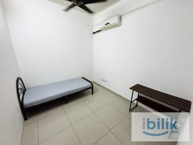 Room for rent in Petaling, Alam Impian