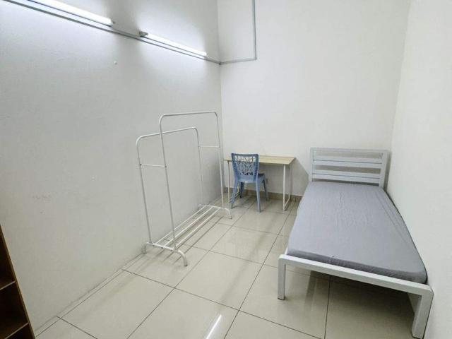 Room for rent in Petaling, Alam Impian