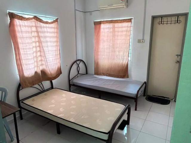 Room for rent in Petaling, Alam Impian