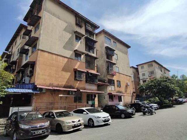 Flat for sale in Petaling, Subang Jaya