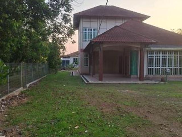 Bungalow for sale in Muar, Johor