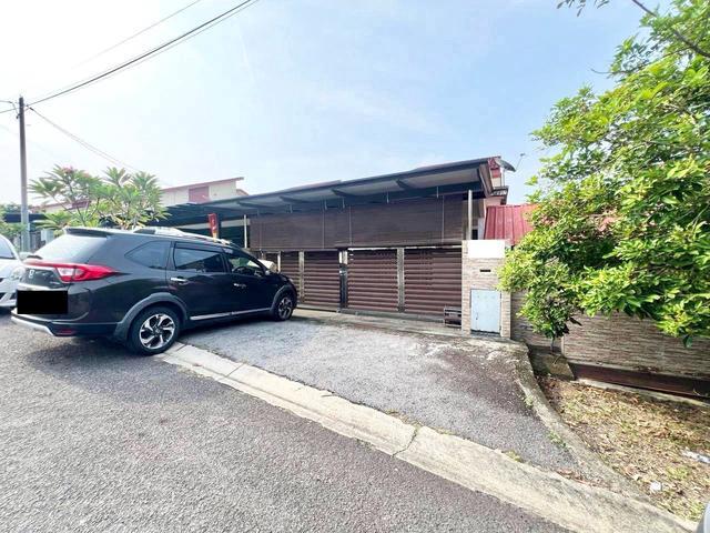 Residential House for sale in Tanjong Sepat, Selangor
