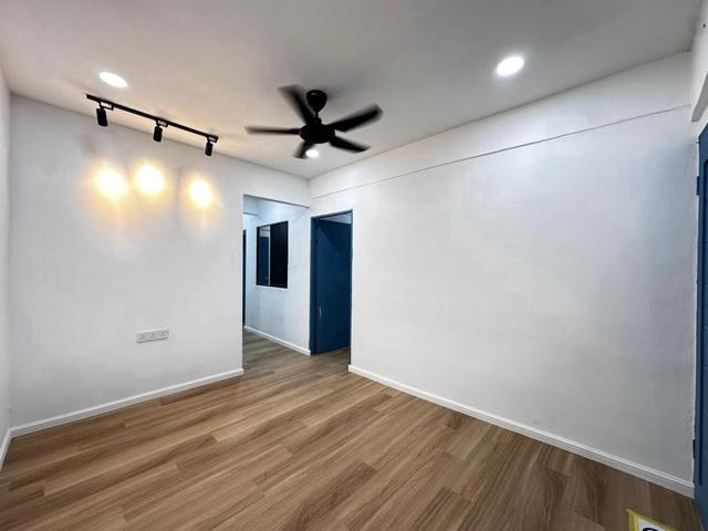 Terraced House for sale in Malaka