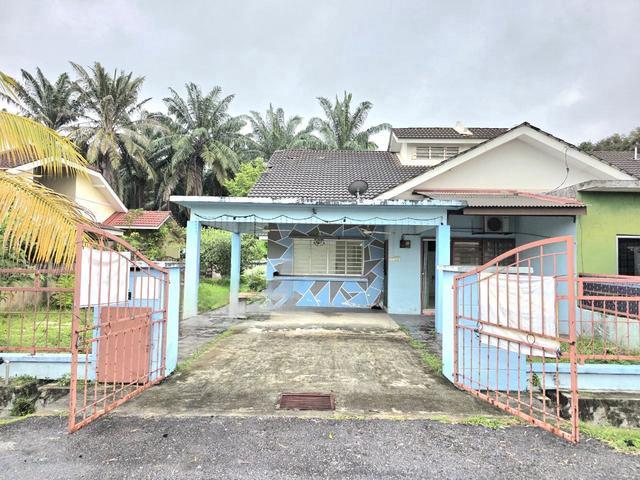 Residential House for sale in Tanjong Sepat, Selangor