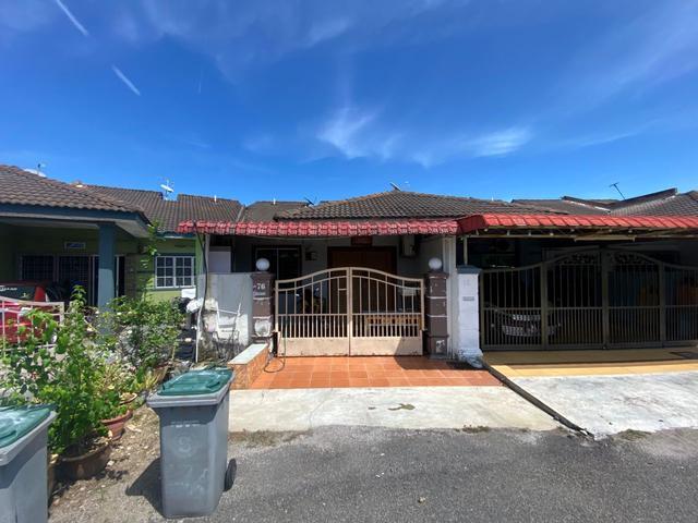 Terraced House for sale in Malaka