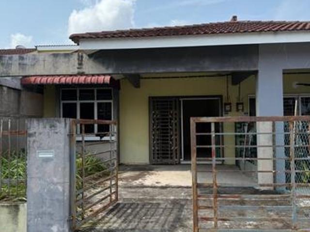 Terraced House for sale in Gedong