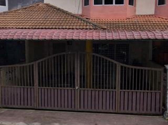 Terraced House for sale in Malaka