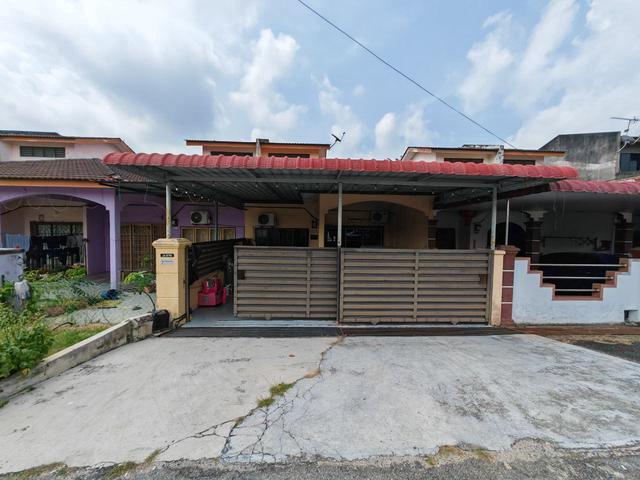 Terraced House for sale in Malaka