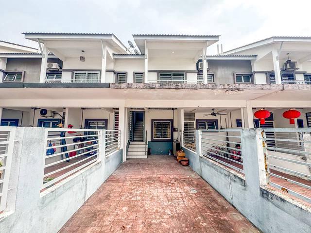 Townhouse for sale in Puchong, Majlis Bandaraya Subang Jaya