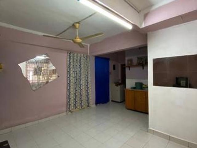 Flat for sale in Petaling, Damansara Damai