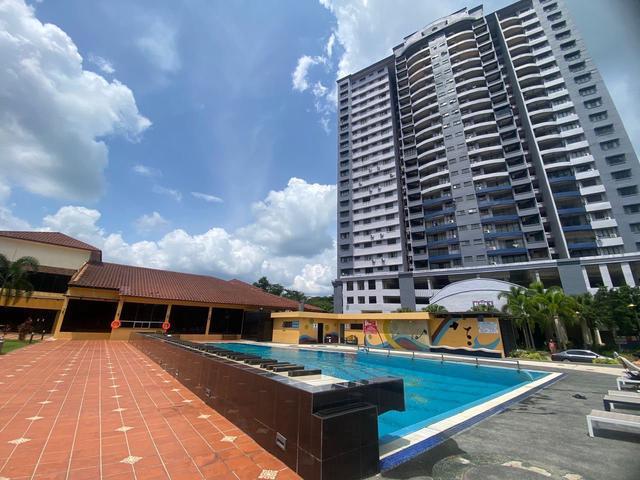 Condominium for sale in Malaka