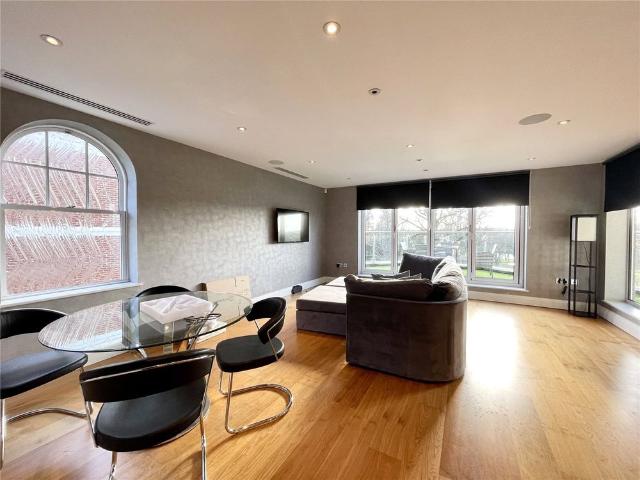 Apartment for rent in Cockfosters, Greater London