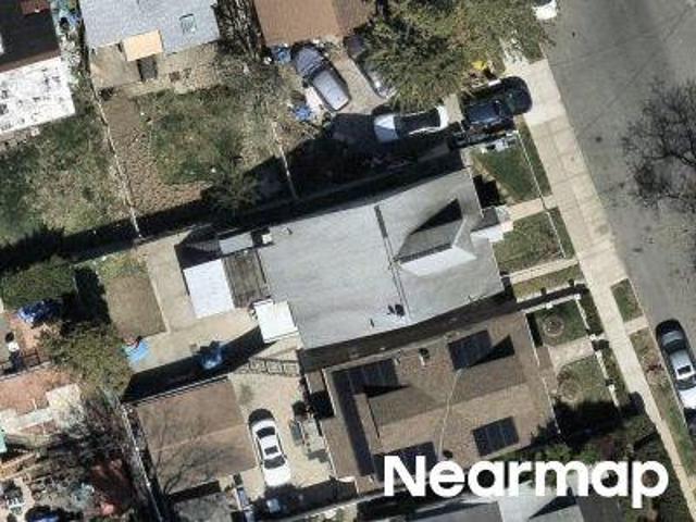 House for sale in The Bronx, Arverne