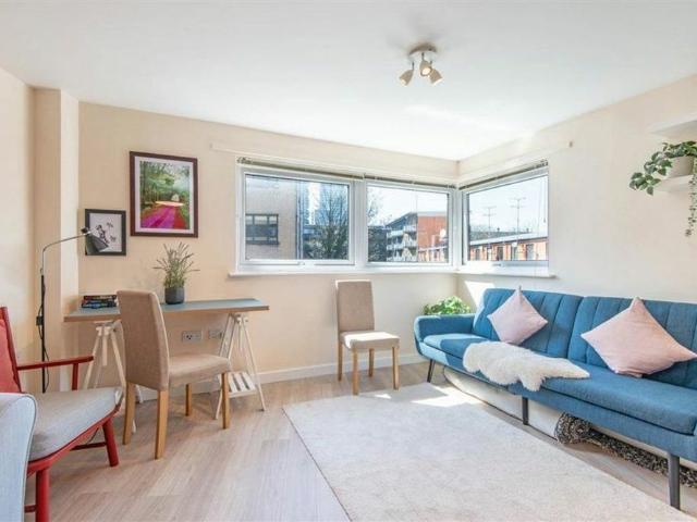 Apartment for rent in Hoxton, Cat Hill