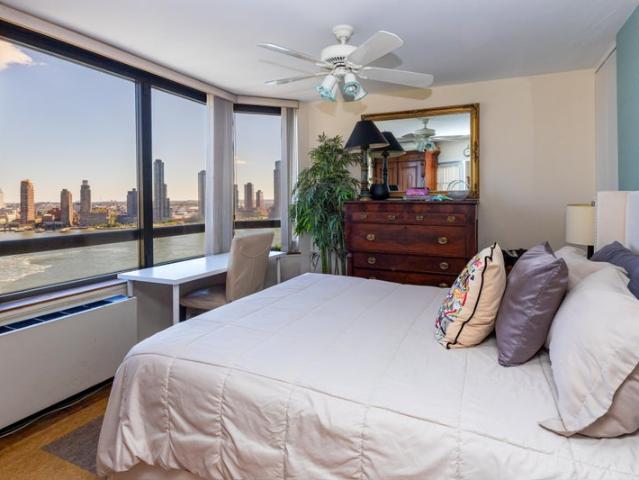 Room for rent in Arverne, New York