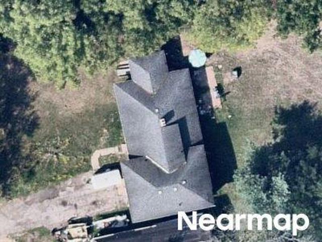 House for sale in Elyria