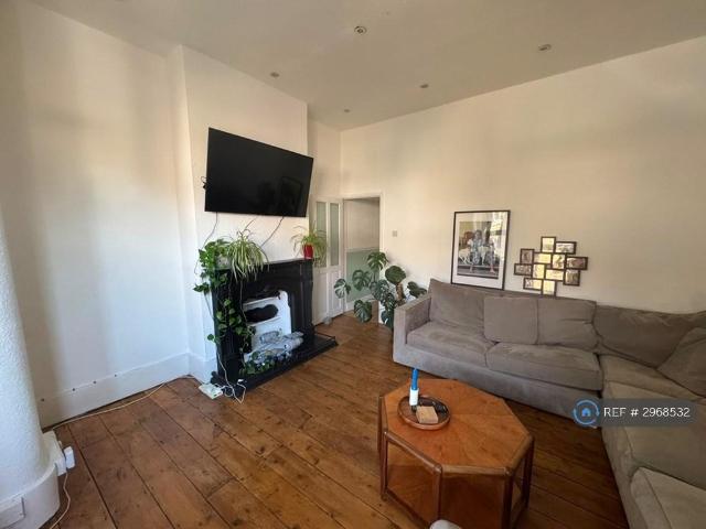 Apartment for rent in London Borough of Ealing, Greater London
