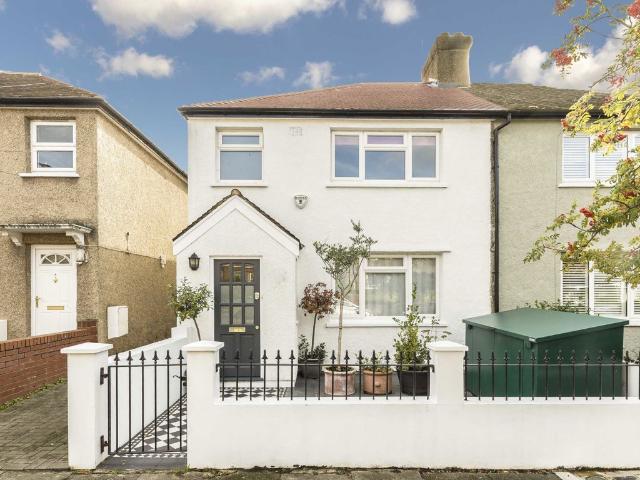 Apartment for rent in London Borough of Ealing, Greater London