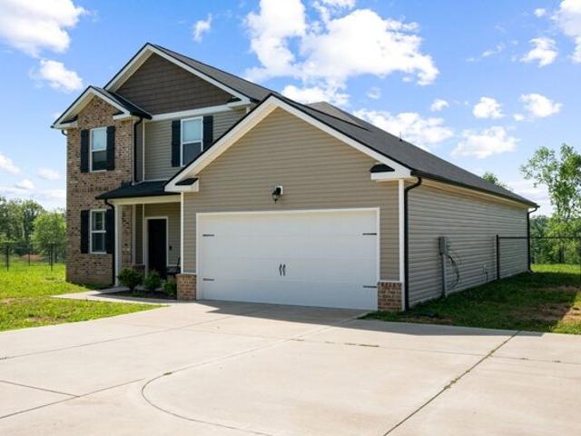 House for sale in Dickson