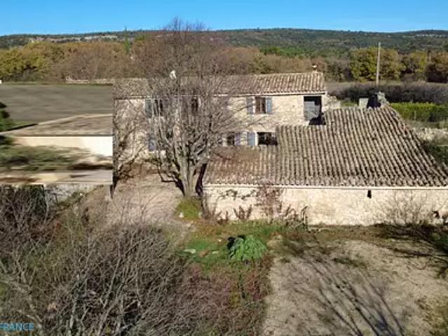 Maison vente à Apt, Murs