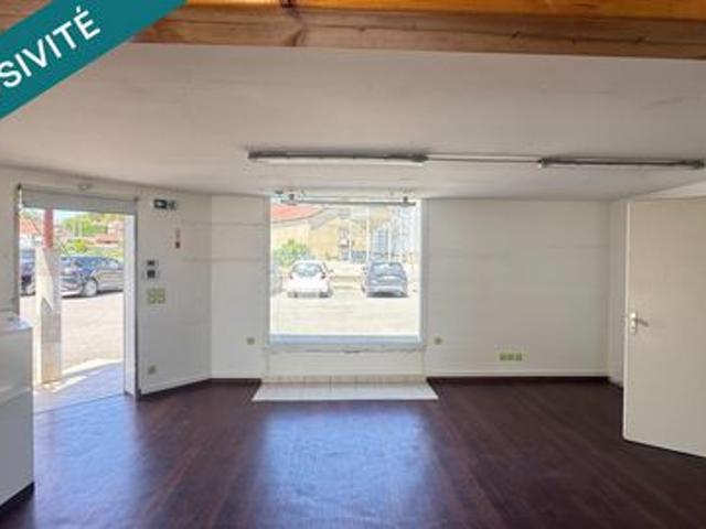 Local Commercial vente à Saint-Donat-sur-l'Herbasse, Drôme