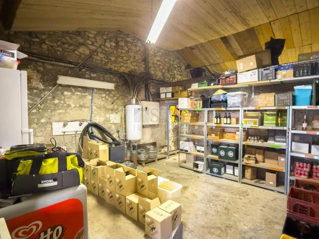 Local Commercial vente à Privas, Meysse