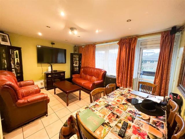 Apartment for rent in Oval, Greater London