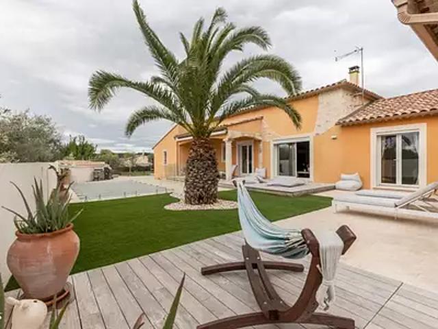 Maison vente à Nîmes, Mus