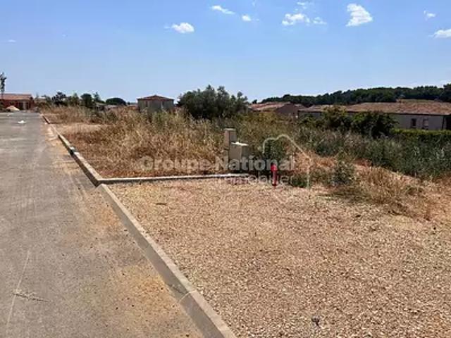 Terrain vente à Nîmes, Mus