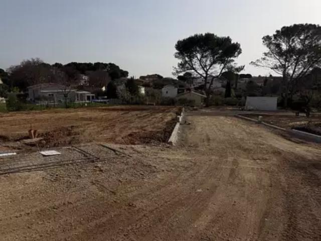 Terrain vente à Nîmes, Mus