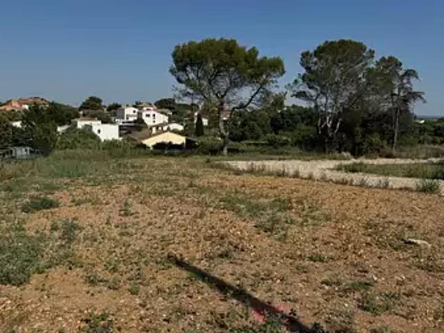 Terrain vente à Nîmes, Mus