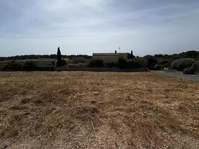 Terrain vente à Nîmes, Mus