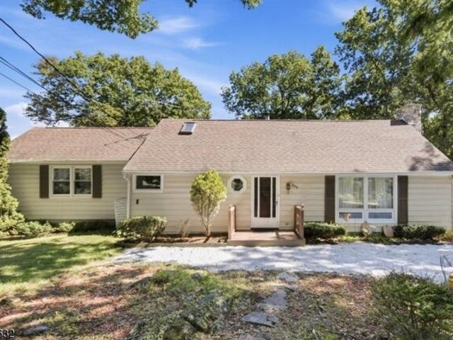 House for sale in Highland Lakes Country Club, Vernon Township