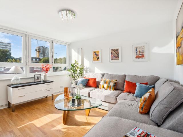 Apartment for rent in Battersea, Greater London
