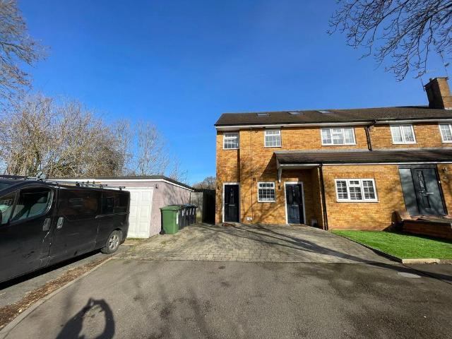 Apartment for rent in Bourne End, Pouchen End