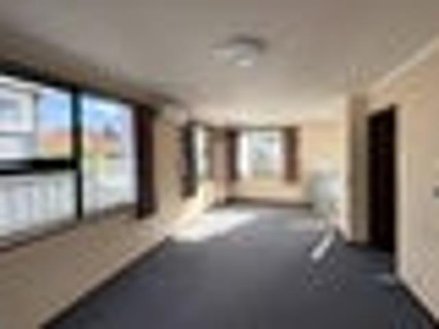 Townhouse for rent in Otakou